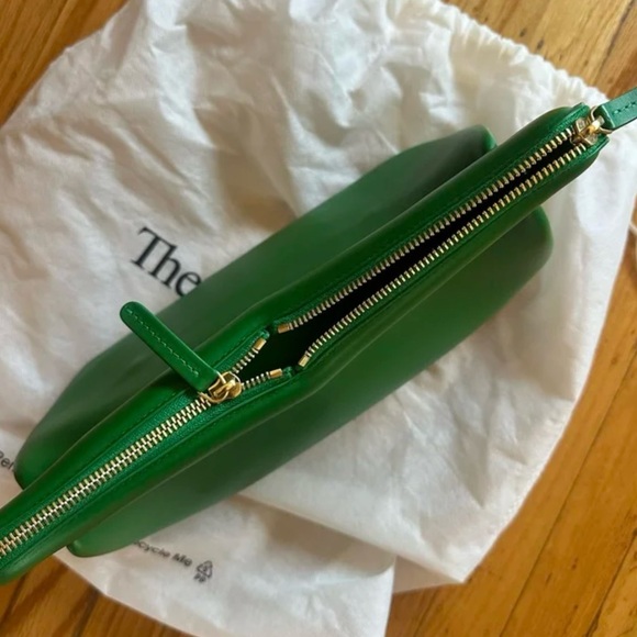 Mansur Gavriel Medium ‘M’ Frame Bag 🍏 - Picture 4 of 8